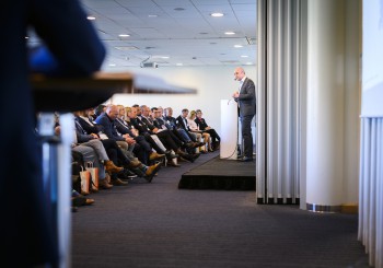 Reinfeldt drog rekordantal till årsmötet